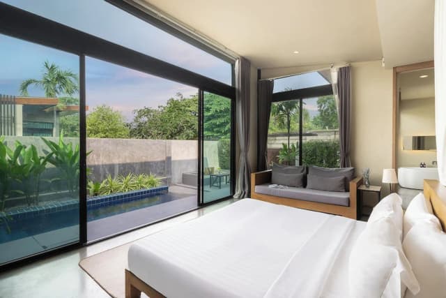 Sunday Sea Two Pool Villa Pattaya-Superior Pool Villa-11