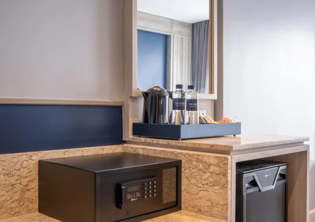 푸켓 해저 그랜드 호텔-Deluxe Pool View Room-6