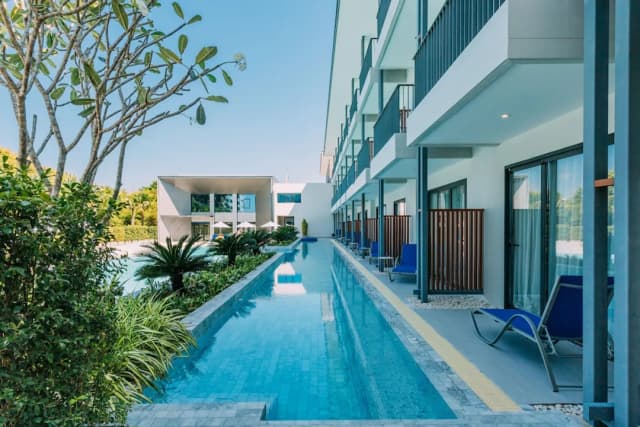 푸켓 해저 그랜드 호텔-Deluxe Pool Access Room-4