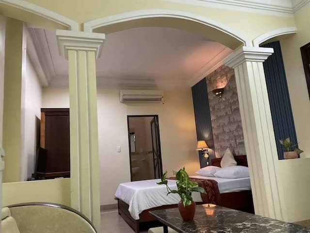 Minh Chau Hotel-Suite-2