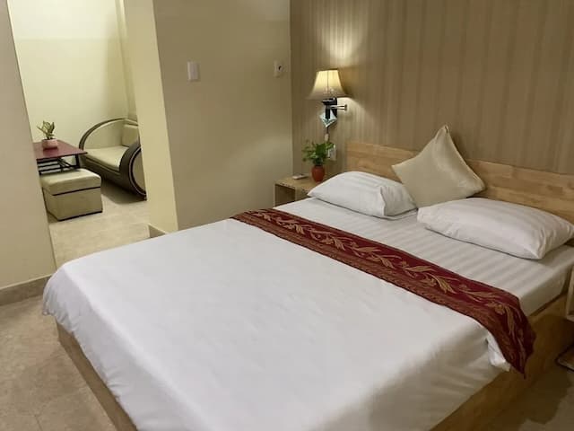 Minh Chau Hotel-Suite-3