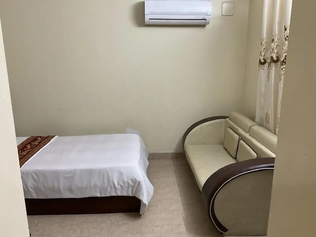 Minh Chau Hotel-Deluxe Triple Room-4