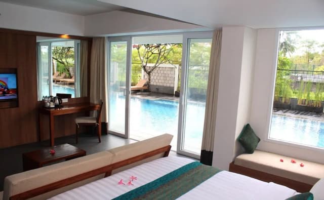 파라곤 호텔 스미냑-Junior Suite Pool Access-4