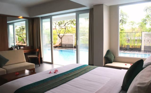 파라곤 호텔 스미냑-Junior Suite Pool Access-2