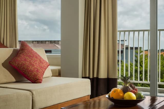 파라곤 호텔 스미냑-Junior Suite Balcony with Pool View-2