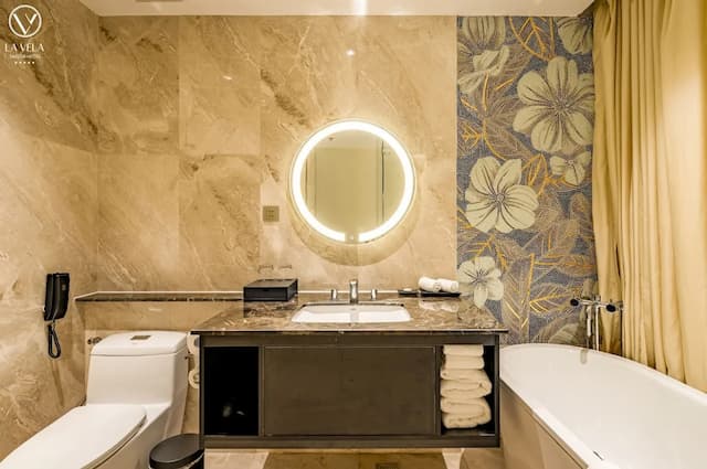 La Vela Saigon Hotel-La Vela Deluxe Twin Room-6