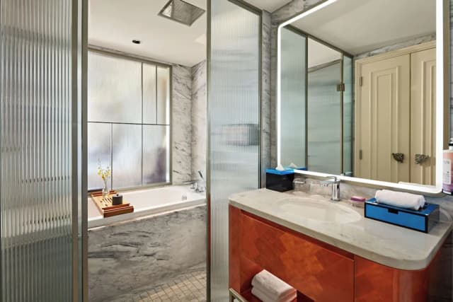 뫼벤픽 호텔 하노이 센터-프리미엄룸, 킹사이즈침대 1개 (Complimentary Daily Chocolate Hour)-6