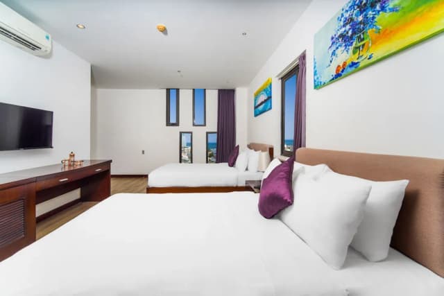 Golden Sun Hotel-Deluxe Family Room-2