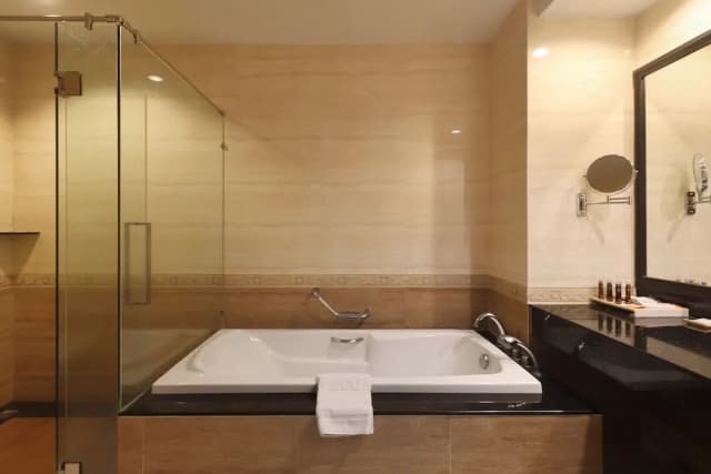 Welcome World Beachfront Resort-Deluxe Double-8