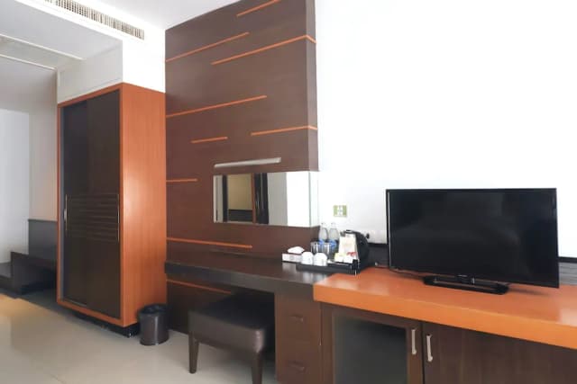 Welcome World Beachfront Resort-Deluxe Double-3