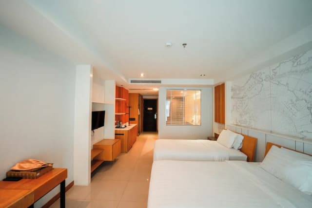 Welcome World Beachfront Resort-Deluxe Twin-3