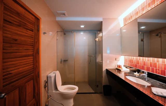 Welcome World Beachfront Resort-Deluxe Twin-9