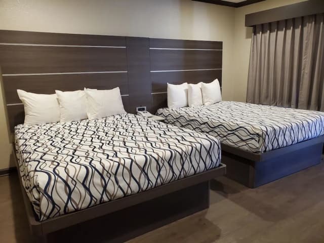 Oak Park Motel-Room, 2 Queen Beds-1