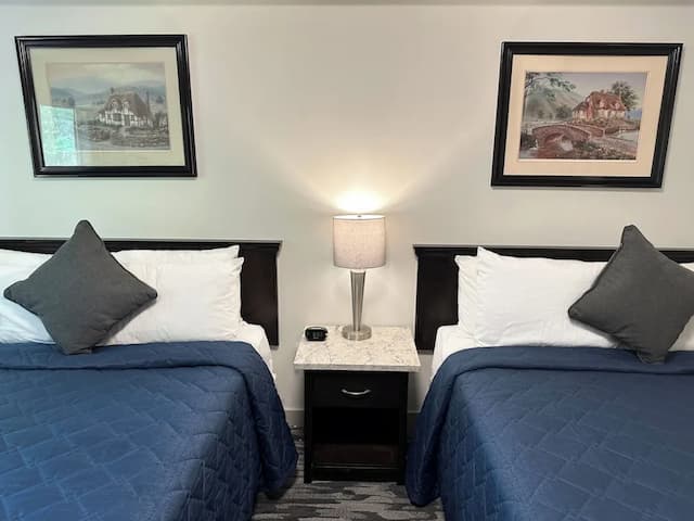 캐나디안 인-스탠다드룸, 퀸사이즈침대 2개-1