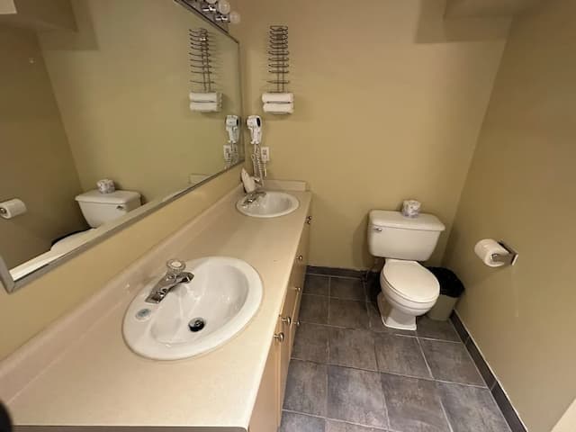 캐나디안 인-패밀리 스위트, 침대(여러 개)-3