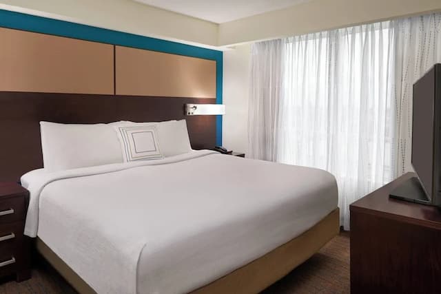 Residence Inn by Marriott Toronto Airport-Suite, 2 Bedrooms-3