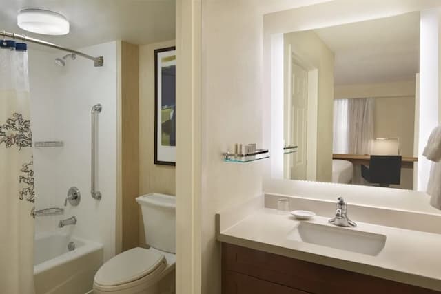 Residence Inn by Marriott Toronto Airport-Suite, 2 Bedrooms-8