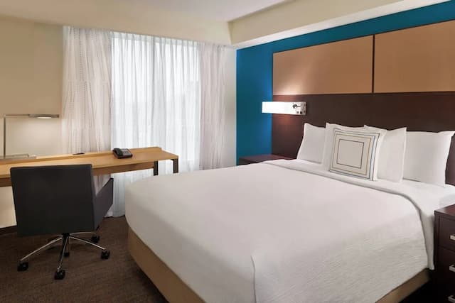 Residence Inn by Marriott Toronto Airport-Suite, 2 Bedrooms-4