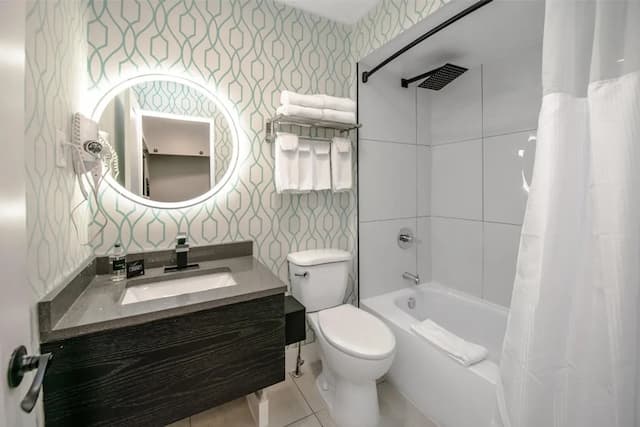 Coast Metro Vancouver Hotel-Room, 2 Queen Beds (Coast)-6