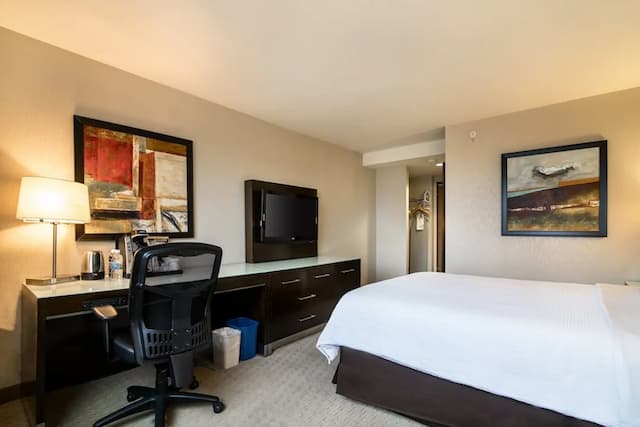 ホリデイ イン バンクーバー センター by IHG-スタンダード ルーム クイーンベッド 1 台-2