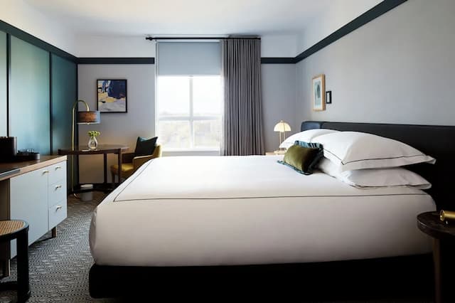Kimpton Saint George by IHG-Room, 1 King Bed, Roll-in Shower (Mobility Accessible)-8