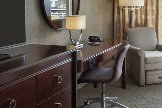 쉐라톤 센터 토론토 호텔-룸, 퀸사이즈침대 2개, 정원 전망-6