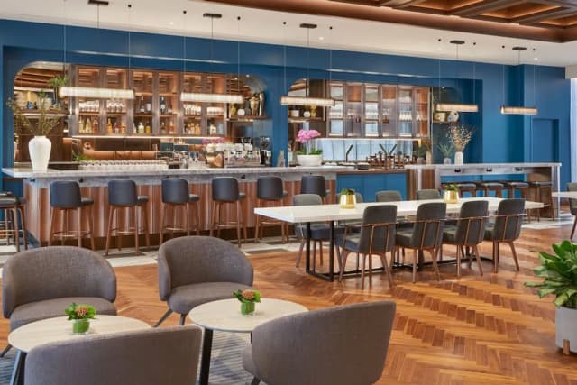 쉐라톤 센터 토론토 호텔-클럽룸, 퀸사이즈침대 1개-10