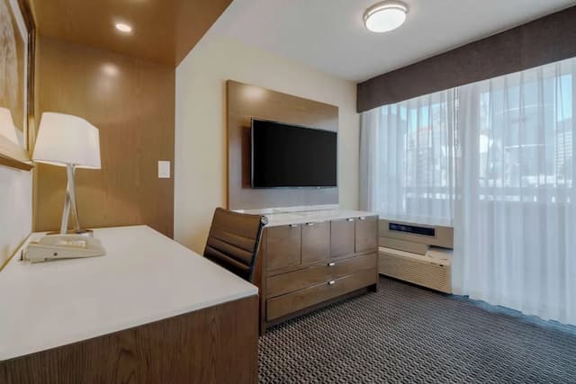 Best Western Premier Chateau Granville Hotel & Suites & Conf. Centre-套房, 2 张双人床, 通行无障碍, 冰箱和微波炉 (with Sofabed)-4