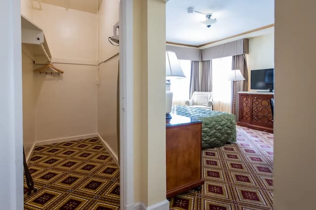 엠버시 호텔-룸, 킹사이즈침대 1개-10