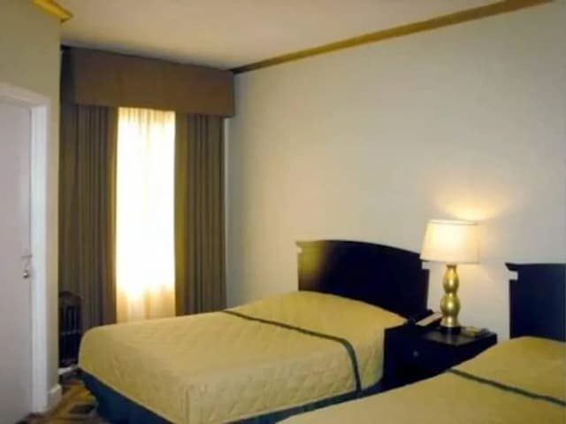 엠버시 호텔-더블룸, 더블침대 2개-7