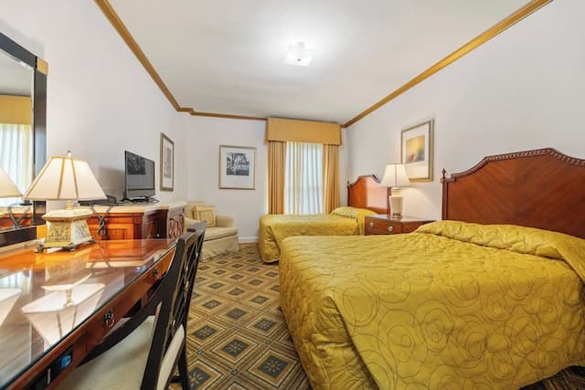 엠버시 호텔-더블룸, 더블침대 2개-11