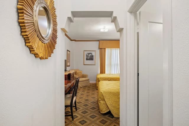 엠버시 호텔-더블룸, 더블침대 2개-10