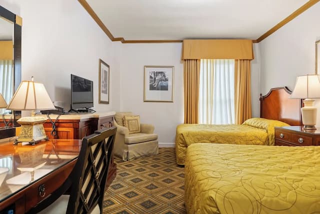 엠버시 호텔-더블룸, 더블침대 2개-12