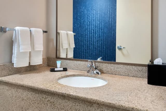 Fairfield Inn by Marriott LaGuardia Airport/Flushing-客房, 1 张特大床-3