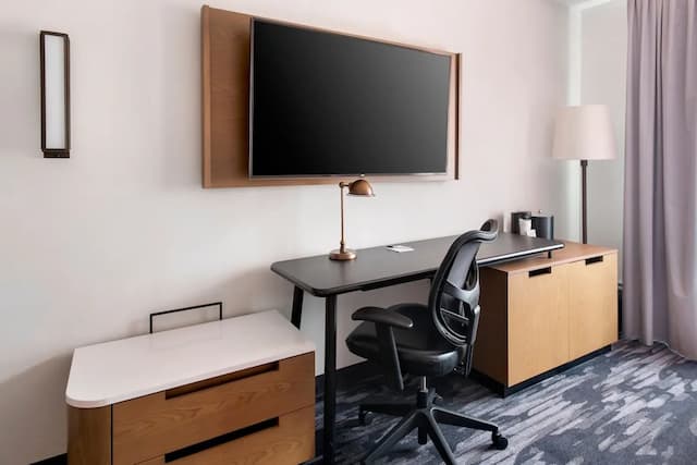 Fairfield Inn by Marriott LaGuardia Airport/Flushing-客房, 1 张特大床-2