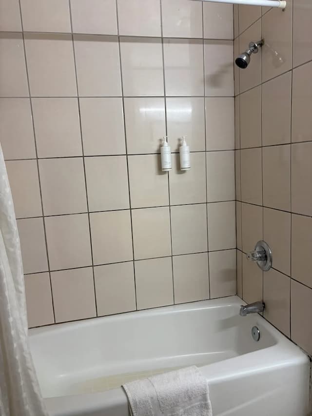 Hometown Inns North Hills-Standard Room, 1 King Bed-5