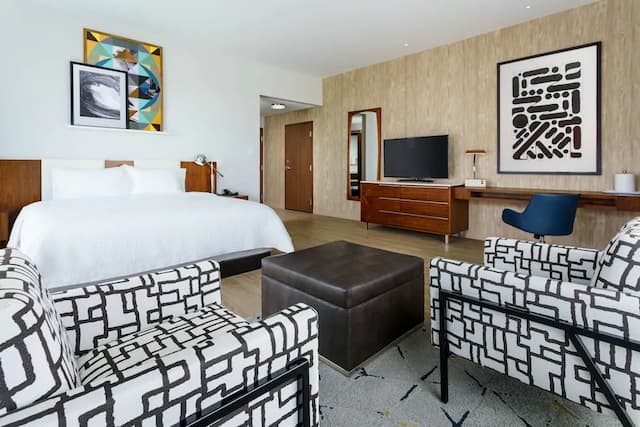 Hampton Inn & Suites Santa Monica-开间, 1 张特大床, 无烟房, 阳台-2