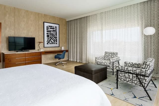 Hampton Inn & Suites Santa Monica-开间, 1 张特大床, 无烟房, 阳台-3