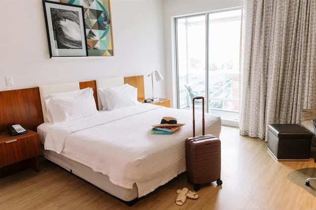 Hampton Inn & Suites Santa Monica-开间, 1 张特大床, 无烟房 (Larger)-7