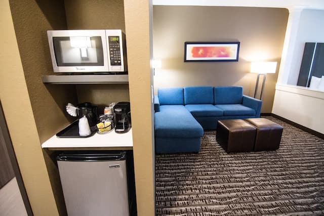 샘 휴스턴 레이스 파크 근처의 컴포트 스위트-스위트, 퀸사이즈침대 2개, 금연-3