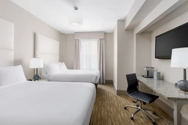 Holiday Inn Express Chicago - Magnificent Mile by IHG-Standard Room, 2 Double Beds-3