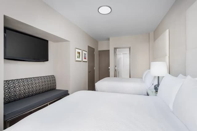 Holiday Inn Express Chicago - Magnificent Mile by IHG-Standard Room, 2 Double Beds-2
