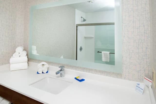 Holiday Inn Express & Suites Los Angeles Downtown West by IHG-Suite, 2 Queen Beds (Additional Living Area)-1