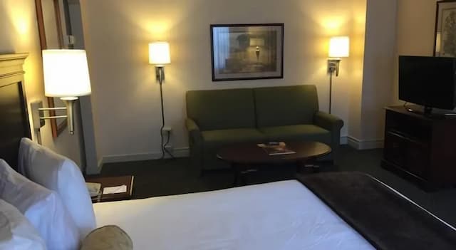 인 앳 버지니아 메이슨-스탠다드 스위트, 킹사이즈침대 1개 (King Junior Suite)-2