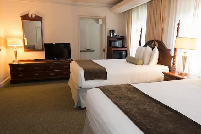 인 앳 버지니아 메이슨-스탠다드 스위트, 퀸사이즈침대 2개 (Double Queen Junior Suite)-1