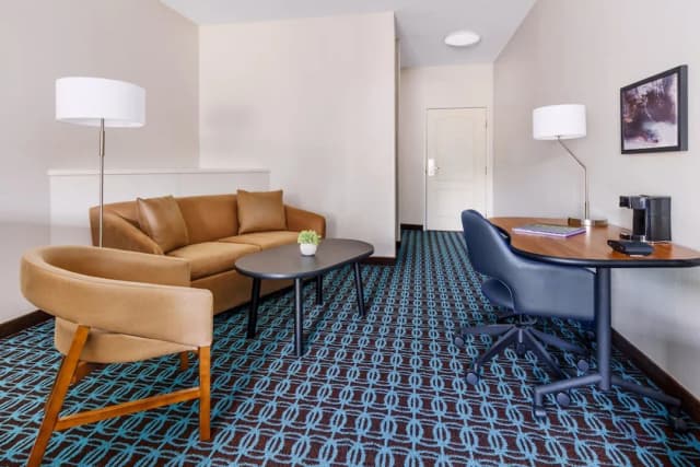 Fairfield Inn & Suites Houston The Woodlands-套房, 1 张特大床和 1 张沙发床 (Hearing Accessible)-4