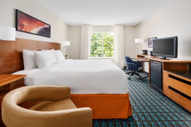 Fairfield Inn & Suites Houston The Woodlands-客房, 1 张特大床-1