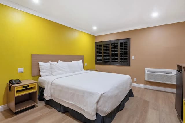 Hotel H-Wood-Standard Room, 1 King Bed-1