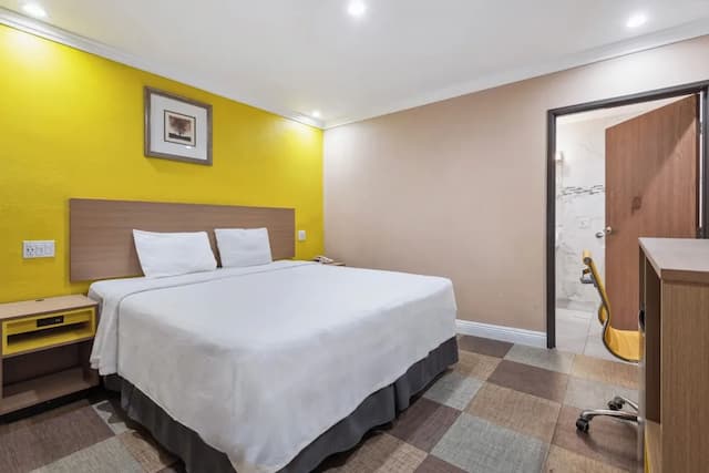 Hotel H-Wood-Standard Room, 1 King Bed-2