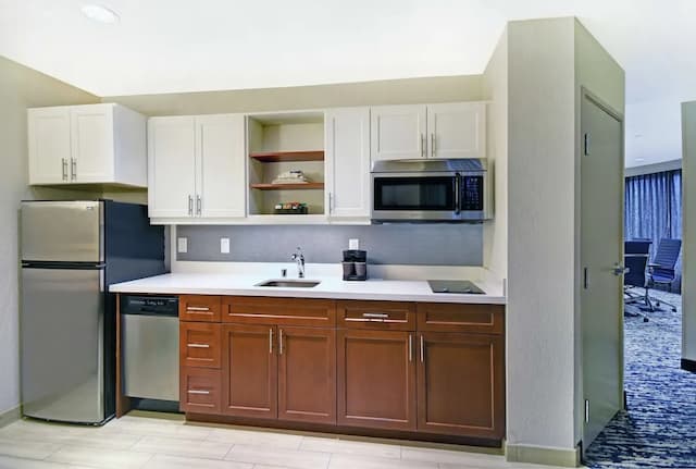 홈우드 스위트 바이 힐튼 시애틀 다운타운-스위트, 침실 1개 (1 King Bed, Boardroom Table for 12)-4